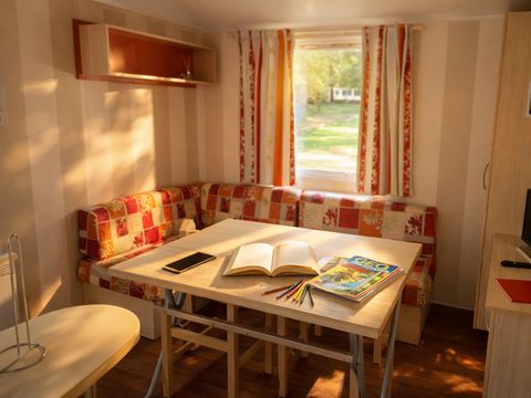 MOBILHOME 4 personnes - P'tit budget- 2 chambres + terrasse- Clim et TV Inclus