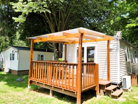 MOBILHOME 4 personnes - CONFORT - 2 chambres + terrasse+ grand frigo congélateur- Clim et Tv Inclus