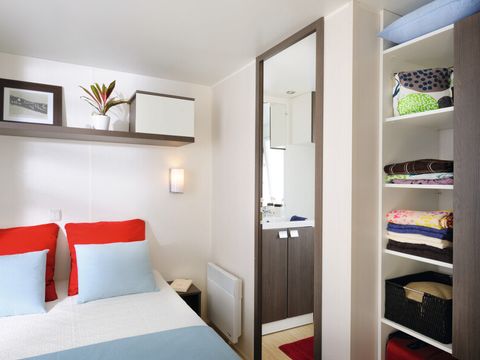 MOBILHOME 9 personnes - Mobile Home FAMILY CONFORT PLUS  3 chambres + 1 mezzanine + 2 salles de bain+ terrasse de 18m2