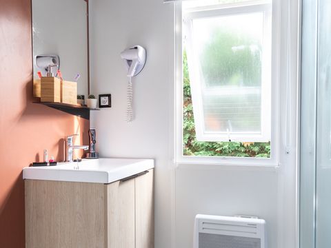 BUNGALOW 2 personnes - Prestige 20 m² - 1 chambre (draps et serviettes inclus) BUNGALOW 2 personnes - Prestige 20 m² - 1 chambre (draps et serviettes inclus)