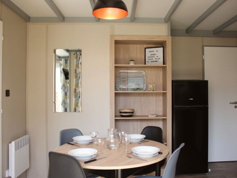 CHALET 4 personnes - Premium Badiane - 2 chambres - 2 salles de bains - Draps, serviettes, plancha, forfait ménage