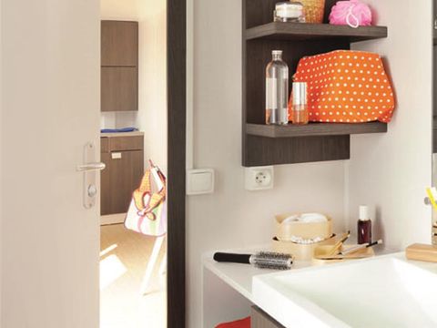 MOBILHOME 4 personnes - Cottage Louisiane - 2 chambres : 31m² - Terrasse semi-couverte 15m² 4 pers.
