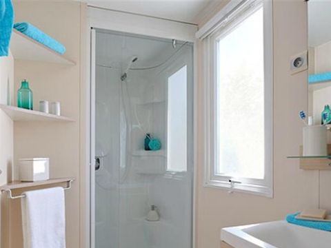 MOBILHOME 6 personnes - Cottage Family - 3 chambres : 32m² - Terrasse non couverte 11m² - 6 pers.