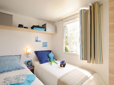 MOBILHOME 6 personnes - Cottage Family - 3 chambres : 32m² - Terrasse non couverte 11m² - 6 pers.