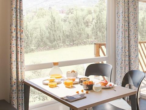 MOBILHOME 5 personnes - Cottage Pacifique - 2 chambres : 27m² - Terrasse couverte 9m² 4/5 pers.