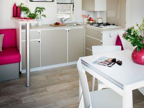 MOBILHOME 8 personnes - Cottage Quatro - 4 chambres : 39 m² + 15 m² terrasse semi couverte