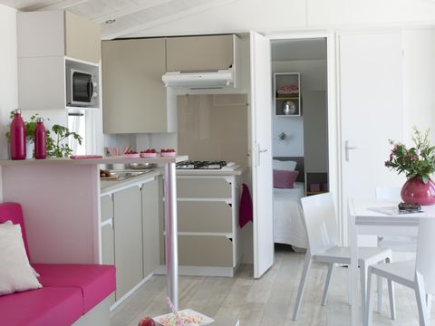MOBILHOME 8 personnes - Cottage Quatro - 4 chambres : 39 m² + 15 m² terrasse semi couverte