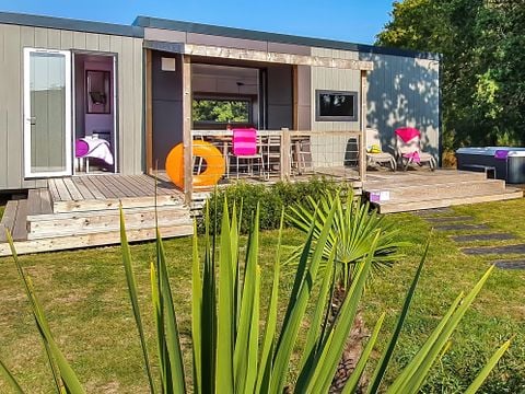 MOBILHOME 5 personnes - TAOS avec spa privatif  2 chambres avec terrasse couverte 5p