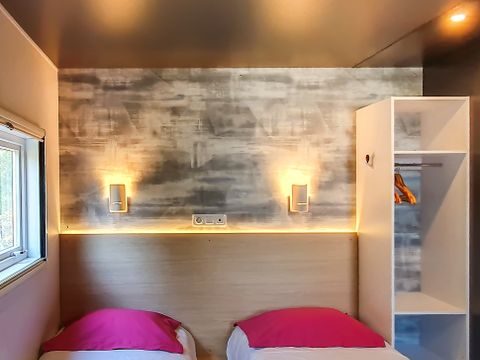 MOBILHOME 5 personnes - TAOS avec spa privatif  2 chambres avec terrasse couverte 5p