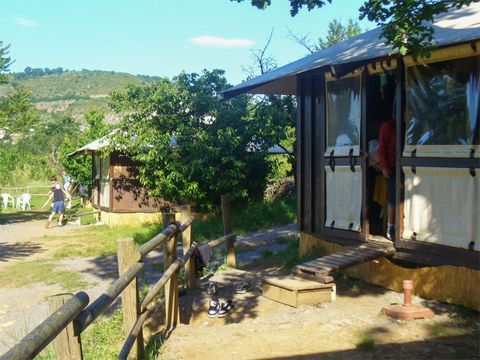 Hébergement 6 personnes - Cabane équipée - 2 chambres 25m²