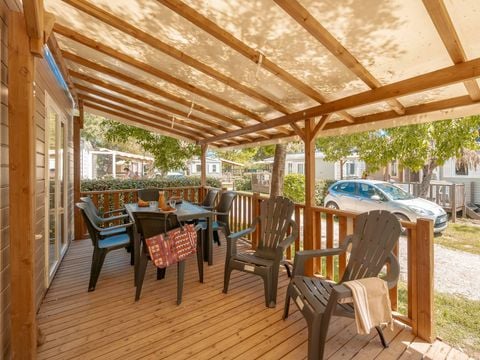 BUNGALOW 6 personnes - Mobil-home | Premium | 3 Ch. | 6 Pers. | Terrasse surélevée | Clim. | TV BUNGALOW 6 personnes - Mobil-home | Premium | 3 Ch. | 6 Pers. | Terrasse surélevée | Clim. | TV