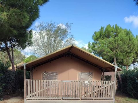 TENTE TOILE ET BOIS 5 personnes - TENTE LODGE - 25M² - 5 personnes - 2 chambres - Terrasse couverte UN VEHICULES INCLUS