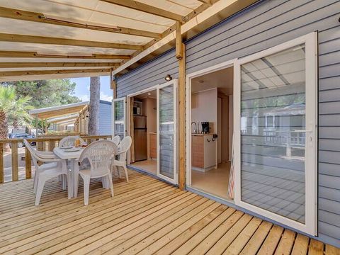 MOBILHOME 4 personnes - Comfort | 2 Ch. | 4 Pers. | Terrasse surélevée | Clim. MOBILHOME 4 personnes - Comfort | 2 Ch. | 4 Pers. | Terrasse surélevée | Clim.