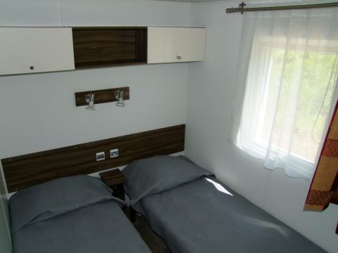 Mobilhome 8 personnes - 3 chambres - 6 couchages - 2 salles de bain - 40 m²