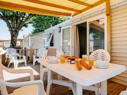 MOBILHOME 4 personnes - Comfort XL | 2 Ch. | 4 Pers. | Terrasse surélevée | Clim.