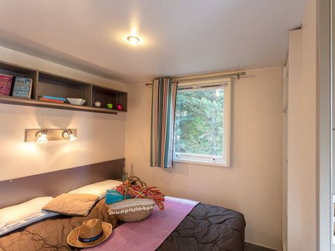 BUNGALOW 6 personnes - Mobil-home | Comfort | 2 Ch. | 4/6 Pers. | Terrasse surélevée | Clim.