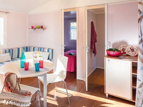 BUNGALOW 6 personnes - Mobil-home | Comfort | 2 Ch. | 4/6 Pers. | Terrasse surélevée | Clim.