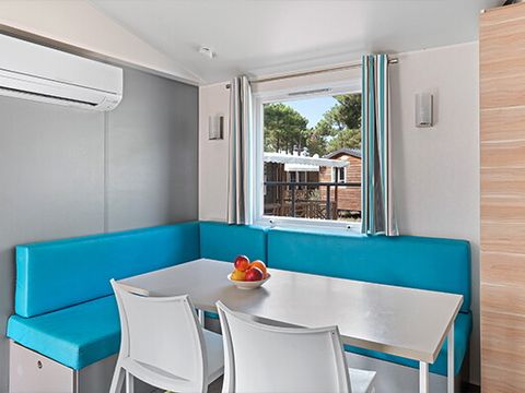 MOBILHOME 6 personnes - Mobil-home | Comfort XL | 3 Ch. | 6 Pers. | Terrasse surélevée | 2 SDB | Clim. | TV