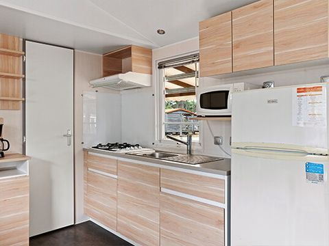 MOBILHOME 6 personnes - Mobil-home | Comfort XL | 3 Ch. | 6 Pers. | Terrasse surélevée | 2 SDB | Clim. | TV
