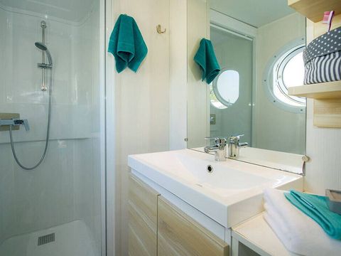 MOBILHOME 8 personnes -  Premium | 4 Ch. | 8 Pers. | Terrasse Lounge | Outdoor kitchen | 2 SDB | Clim. | TV