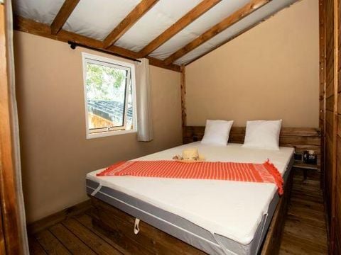 TENTE TOILE ET BOIS 7 personnes - Ecolodge 4 pièces Climatisé + TV