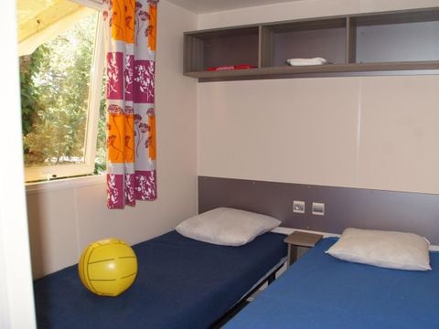 BUNGALOW 8 personnes - 6/8 pers