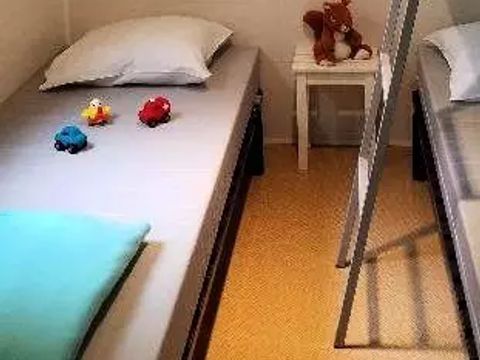 Mobilhome 6 personnes - 2 chambres en bord de Rivière et climatisé Dimanche/Dimanche (29 m²) n°0 à 2 6 personnes