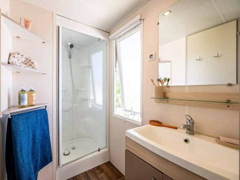 Mobilhome 6 personnes - 2 chambres en bord de Rivière et climatisé Dimanche/Dimanche (29 m²) n°0 à 2 6 personnes