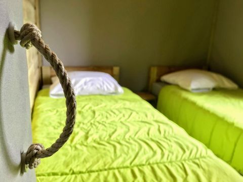 LODGE 4 personnes - Sweetflower 2ch -SPA-TV-plancha-terrasse couverte- 32m² | PREMIUM