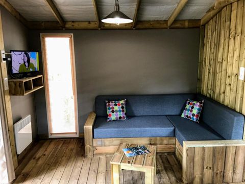 Lodge 4 personnes - Sweetflower - 2 chambres - CONFORT CLIM - 40m² - Clim - TV - Plancha - Terrasse couverte