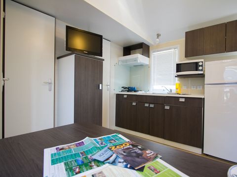 Mobilhome 6 personnes - Classique - 3 chambres - Sans - TV - -terrasse découverte-30m² - STANDARD