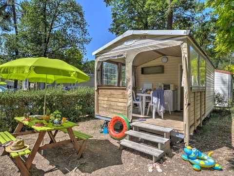 Bungalow toilé 5 personnes - Cabane Nature - 2 chambres-sans - Sanitaires-terrasse couverte-19m²-sans - TV