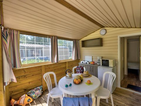 Bungalow toilé 5 personnes - Cabane Nature - 2 chambres-sans - Sanitaires-terrasse couverte-19m²-sans - TV