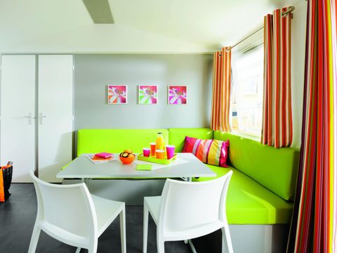 Mobilhome 5 personnes - Confort - TV - 2 chambres-TV-plancha-terrasse - Couverte- 26m²