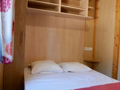Chalet 7 personnes - Cottage Family - 3 chambres - PREMIUM - 32m²-Roselune-Clim-TV-lave-vaiss.-plancha-terrasse - XXL couverte
