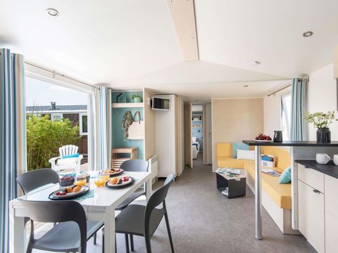 Mobilhome 8 personnes - Family - 4 chambres - PREMIUM - 38m²-Roselune-Clim-TV-lave-vaiss.-plancha-terrasse - XXL couverte