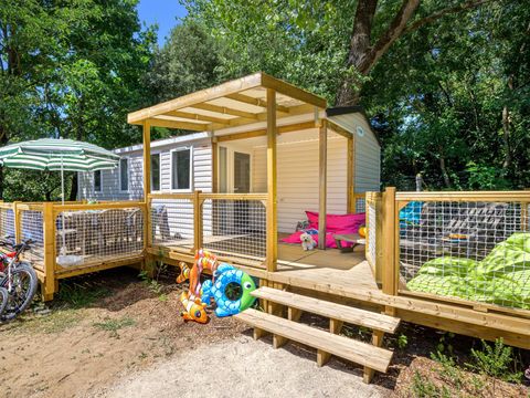 Mobilhome 6 personnes - Family - 3 chambres - PREMIUM -30m²-Roselune-Clim-TV-lave-vaiss.-plancha-terrasse - XXL couverte
