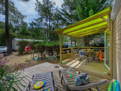 MOBILHOME 5 personnes - Premium PLUS 2ch-CLIM- 2 SDB-TV-LV-plancha-terrasse couverte-33m² | PREMIUM