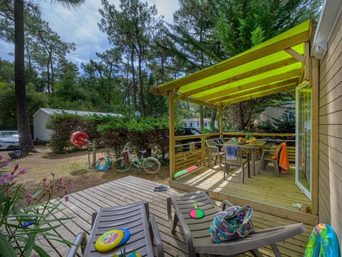 MOBILHOME 5 personnes - Premium PLUS 2ch-CLIM- 2 SDB-TV-LV-plancha-terrasse couverte-33m² | PREMIUM