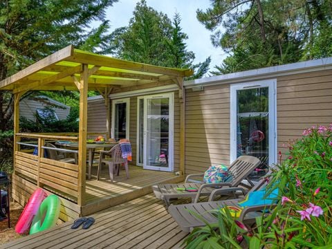 MOBILHOME 5 personnes - Premium PLUS 2ch-CLIM- 2 SDB-TV-LV-plancha-terrasse couverte-33m² | PREMIUM