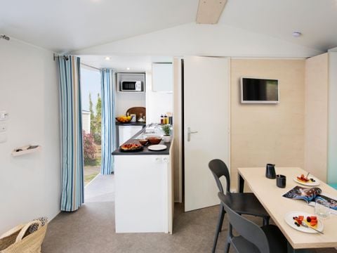 MOBILHOME 5 personnes - Family 2ch-CLIM-terrasse XXL couverte-TV-LV-plancha-28m² | PREMIUM