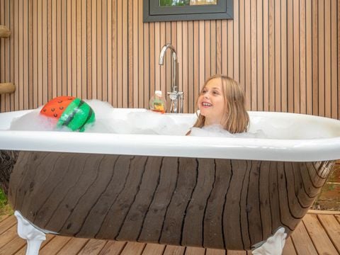 MOBILHOME 6 personnes - Garden 3ch-CLIM-baignoire-TV-LV-plancha-terrasse couverte-33m² | PREMIUM