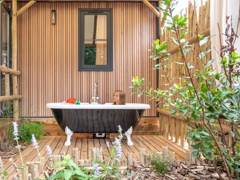 Mobilhome 4 personnes - Garden - 2 chambres-CLIM-baignoire-TV-lave-vaisselle-plancha-terrasse - Couverte-31m² - PREMIUM