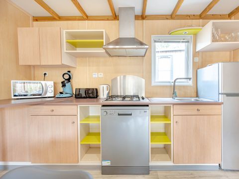 Chalet 7 personnes - Cottage Garden - 3 chambres - PREMIUM - 32m²-Baignoire-Clim-TV-lave-vaisselle -plancha-terrasse couverte