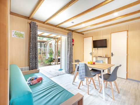 Chalet 7 personnes - Cottage Garden - 3 chambres - PREMIUM - 32m²-Baignoire-Clim-TV-lave-vaisselle -plancha-terrasse couverte