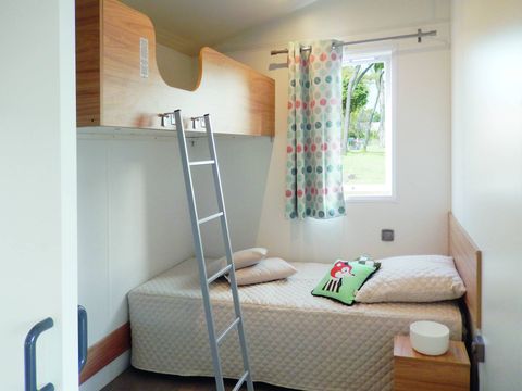 MOBILHOME 5 personnes - Life 2ch PMR avec climatisation -TV-LV-plancha-32m²-terrasse couverte | PREMIUM  MOBILHOME 5 personnes - Life 2ch PMR avec climatisation -TV-LV-plancha-32m²-terrasse couverte | PREMIUM