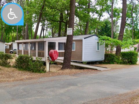 MOBILHOME 5 personnes - Life 2ch PMR avec climatisation -TV-LV-plancha-32m²-terrasse couverte | PREMIUM  MOBILHOME 5 personnes - Life 2ch PMR avec climatisation -TV-LV-plancha-32m²-terrasse couverte | PREMIUM