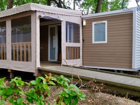 MOBILHOME 5 personnes - Life 2ch PMR avec climatisation -TV-LV-plancha-32m²-terrasse couverte | PREMIUM  MOBILHOME 5 personnes - Life 2ch PMR avec climatisation -TV-LV-plancha-32m²-terrasse couverte | PREMIUM