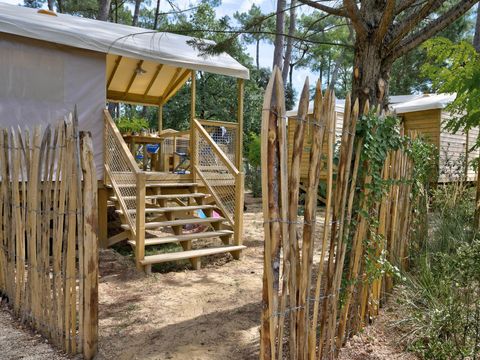Lodge 5 personnes - Cosyflower - 2 chambres - -TV-plancha-terrasse couverte-28m² - CONFORT