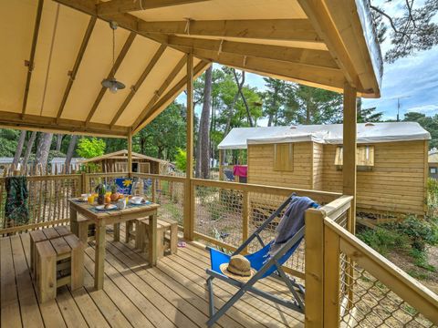 Lodge 5 personnes - Cosyflower - 2 chambres - -TV-plancha-terrasse couverte-28m² - CONFORT